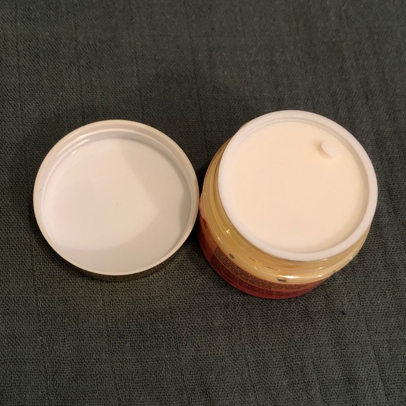 Turmeric & Vitamin C Firming Cream - Picture 7 of 7